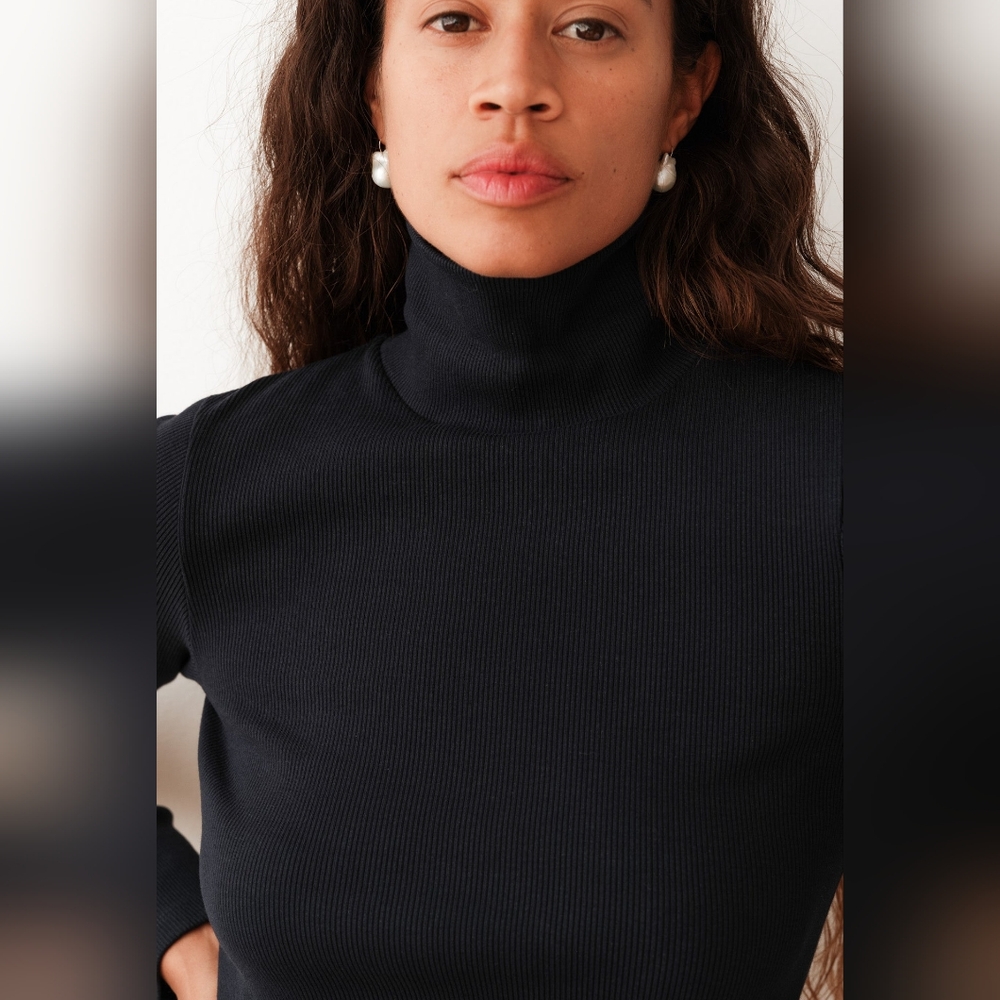 Donni Rib Turtleneck